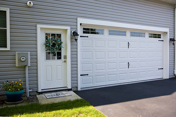 24/7 Emergency Garage Door Panel Replacement experts in Montrose, VA
